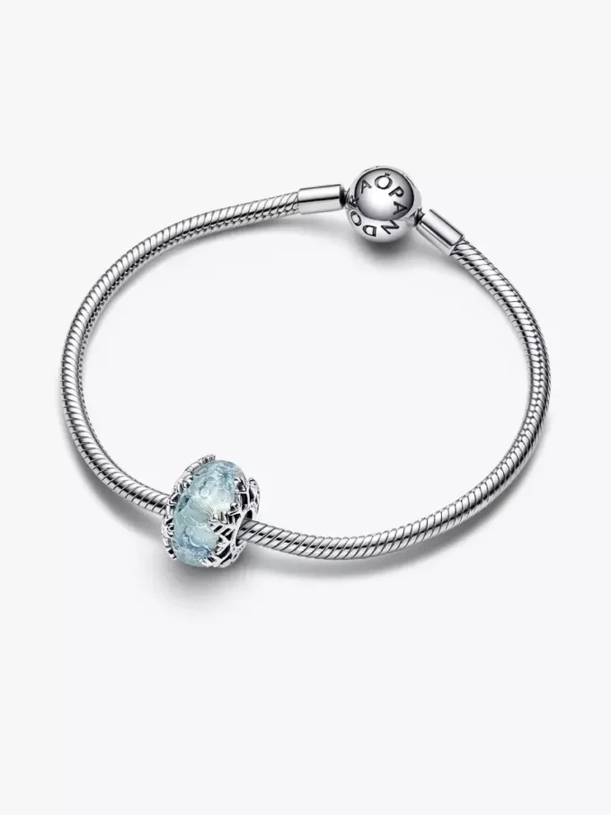 Murano-Charm „Winter Blue Snowflake“ aus Sterlingsilber Murano-Charm „Winter Blue Snowflake“ aus Sterlingsilber