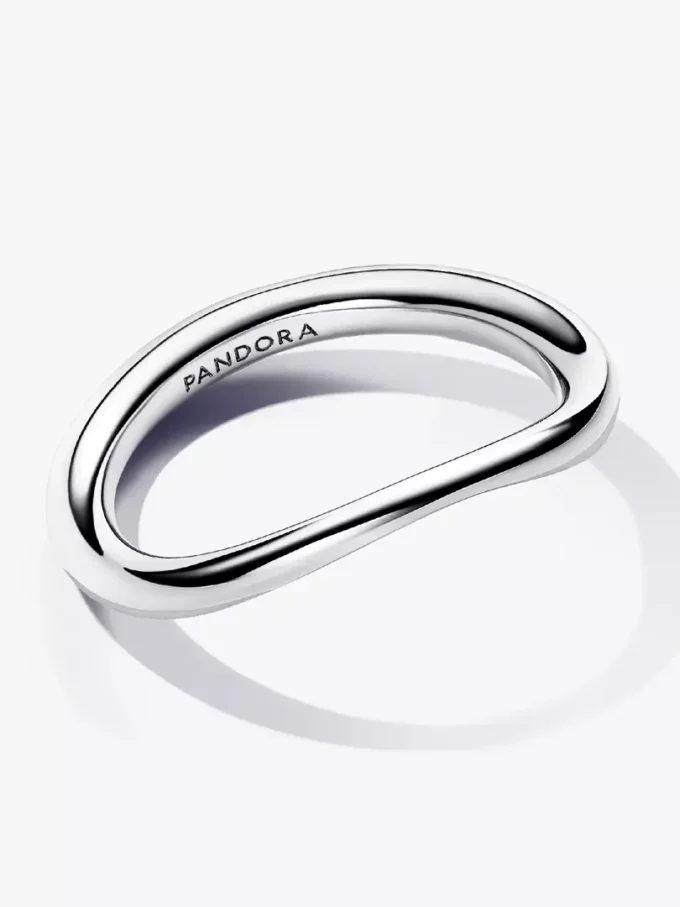 Organisch geformter Bandring aus Sterlingsilber Organisch geformter Bandring aus Sterlingsilber