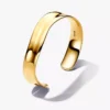 Organisch geformter, breiter, offener Bangle, 14 Karat vergoldet Organisch geformter, breiter, offener Bangle, 14 Karat vergoldet