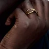 Organisch geformter Infinity-Ring, 14-karätig vergoldet Organisch geformter Infinity-Ring, 14-karätig vergoldet