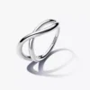 Organisch geformter Infinity-Ring aus Sterlingsilber Organisch geformter Infinity-Ring aus Sterlingsilber