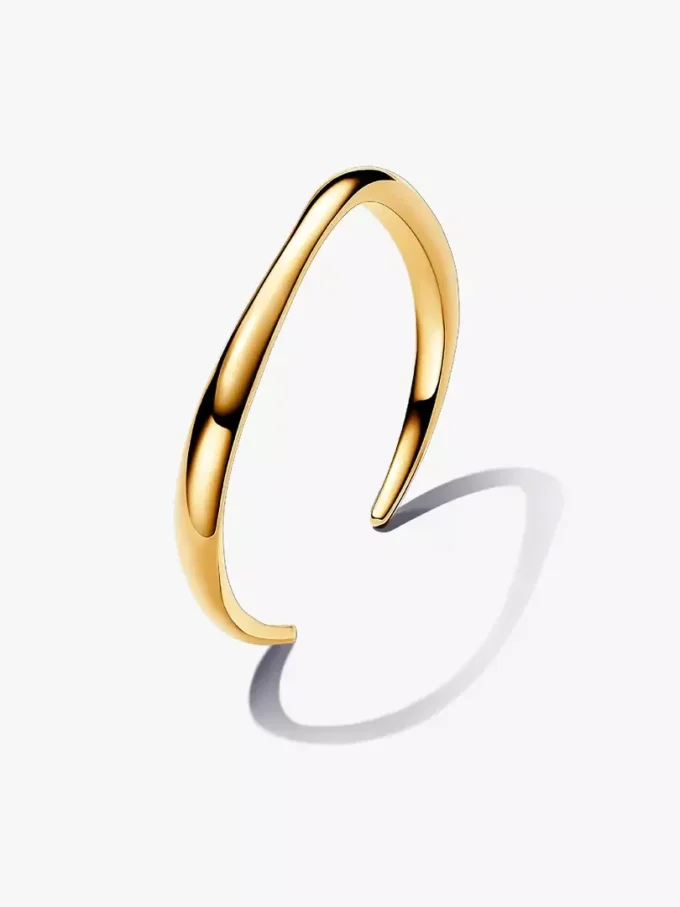 Organisch geformter offener Bangle, 14 Karat vergoldet Organisch geformter offener Bangle, 14 Karat vergoldet