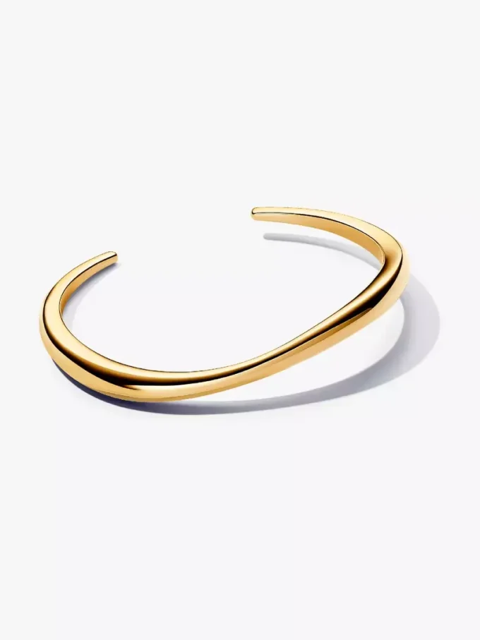 Organisch geformter offener Bangle, 14 Karat vergoldet Organisch geformter offener Bangle, 14 Karat vergoldet