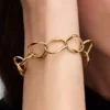 Organisch geformtes Gliederarmband, 14 Karat vergoldet Organisch geformtes Gliederarmband, 14 Karat vergoldet