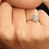 Ovaler, funkelnder Halo-Ring, 14-karätig vergoldet Ovaler, funkelnder Halo-Ring, 14-karätig vergoldet