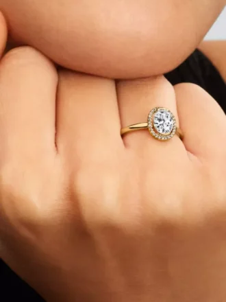 Ovaler, funkelnder Halo-Ring, 14-karätig vergoldet Ovaler, funkelnder Halo-Ring, 14-karätig vergoldet