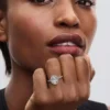 Ovaler funkelnder Halo-Statement-Ring aus Sterlingsilber Ovaler funkelnder Halo-Statement-Ring aus Sterlingsilber