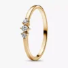 Pandora Era 14-karätiger Goldring mit drei im Labor gezüchteten Diamanten, 0,09 Karat insgesamt, 14-karätiges Gold Pandora Era 14-karätiger Goldring mit drei im Labor gezüchteten Diamanten, 0,09 Karat insgesamt, 14-karätiges Gold