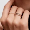 Pandora Era 14-karätiger Goldring mit drei im Labor gezüchteten Diamanten, 0,09 Karat insgesamt, 14-karätiges Gold Pandora Era 14-karätiger Goldring mit drei im Labor gezüchteten Diamanten, 0,09 Karat insgesamt, 14-karätiges Gold
