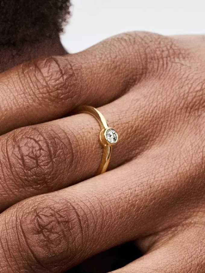 Pandora Era Bezel 14-karätiger Goldring mit synthetischem Diamanten, 0,15 Karat, 14-karätiges Gold Pandora Era Bezel 14-karätiger Goldring mit synthetischem Diamanten, 0,15 Karat, 14-karätiges Gold