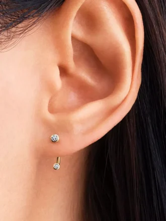 Pandora Era Bezel Lab-Grown Diamond Ohrringe mit Ear Jacket 0,10 ct TW, 14 Karat Gold Pandora Era Bezel Lab-Grown Diamond Ohrringe mit Ear Jacket 0,10 ct TW, 14 Karat Gold