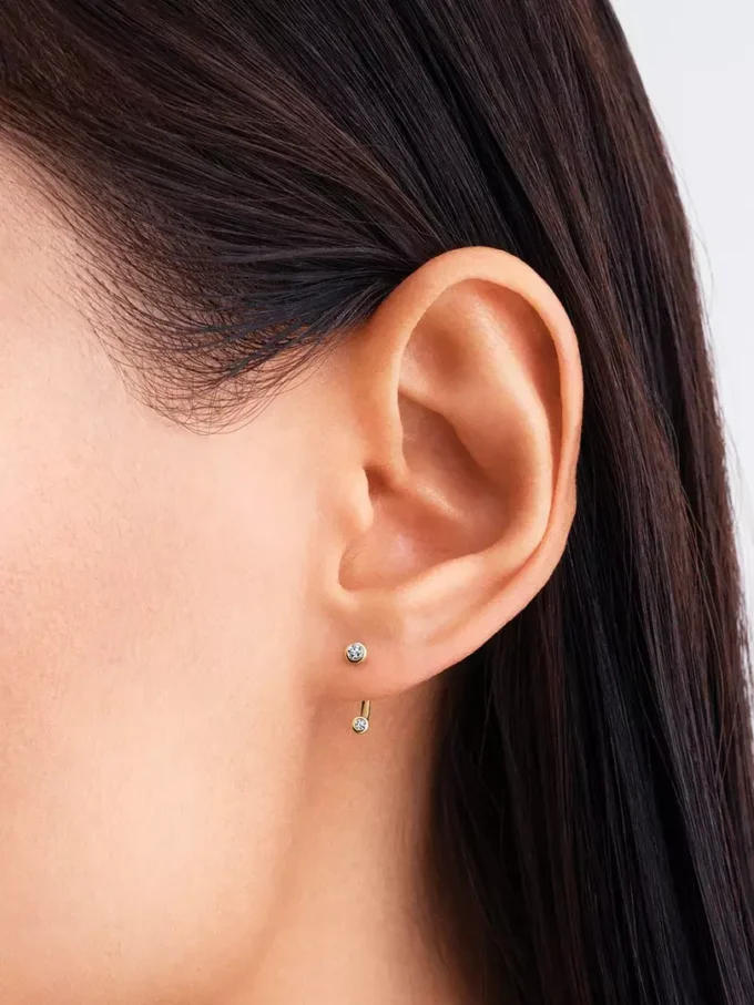 Pandora Era Bezel Lab-Grown Diamond Ohrringe mit Ear Jacket 0,10 ct TW, 14 Karat Gold Pandora Era Bezel Lab-Grown Diamond Ohrringe mit Ear Jacket 0,10 ct TW, 14 Karat Gold