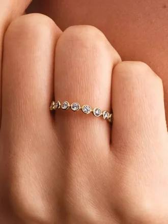 Pandora Era Eternity-Ring mit Lab-Grown Diamonds in Zargenfassung, 0,70 ct insgesamt, 14 Karat Gold Pandora Era Eternity-Ring mit Lab-Grown Diamonds in Zargenfassung, 0,70 ct insgesamt, 14 Karat Gold