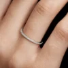 Pandora Era Ring mit halbem Eternity-Pavé-Band aus im Labor gezüchteten Diamanten, 0,11 ct insgesamt, 14 Karat Weißgold Pandora Era Ring mit halbem Eternity-Pavé-Band aus im Labor gezüchteten Diamanten, 0,11 ct insgesamt, 14 Karat Weißgold
