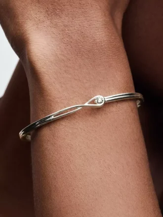 Pandora Infinite Bangle aus Sterlingsilber mit Lab-Grown Diamonds, 0,15 Karat insgesamt, Sterlingsilber Pandora Infinite Bangle aus Sterlingsilber mit Lab-Grown Diamonds, 0,15 Karat insgesamt, Sterlingsilber