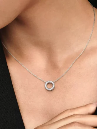 Pandora Logo Pavé Circle Collier Halskette aus Sterlingsilber