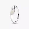 Pandora ME Halved Enamel Signet Ring aus Sterlingsilber Pandora ME Halved Enamel Signet Ring aus Sterlingsilber