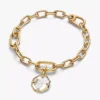 Pandora ME Medaillon-Charm mit perlmuttartigem Schmetterling, 14 Karat vergoldet Pandora ME Medaillon-Charm mit perlmuttartigem Schmetterling, 14 Karat vergoldet