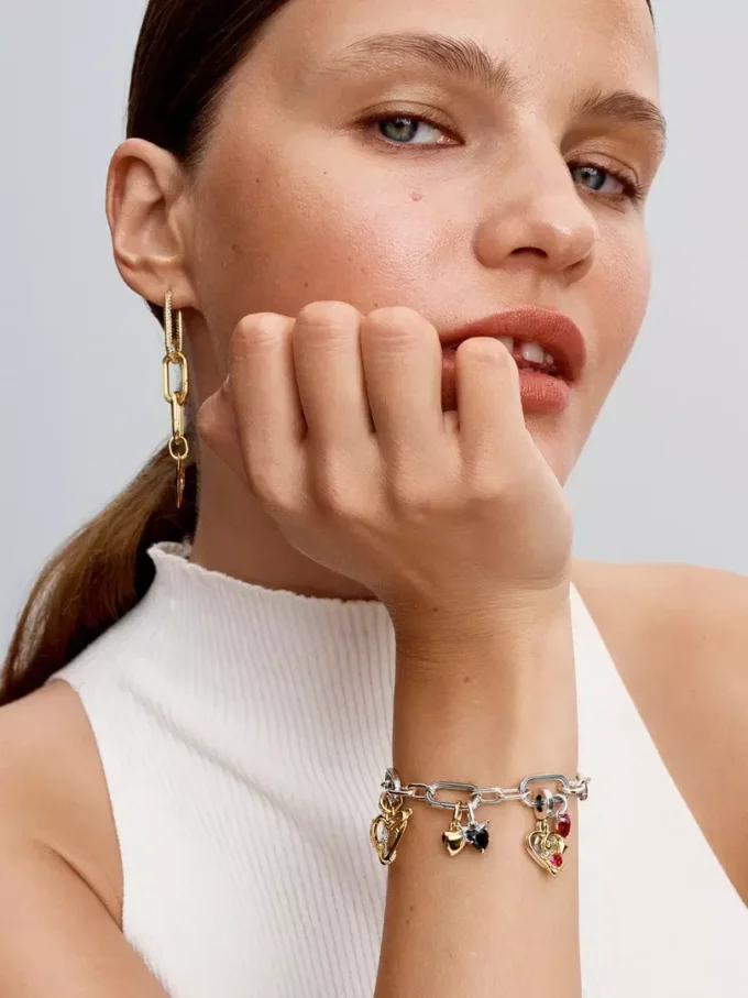 Armband aus Sterlingsilber mit fünf aufklappbaren Gliedern Armband aus Sterlingsilber mit fünf aufklappbaren Gliedern