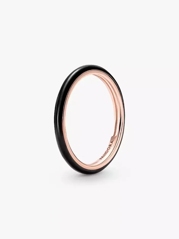 Pandora ME Ring mit schwarzem Emaille, 14 Karat Roségold-Beschichtung Pandora ME Ring mit schwarzem Emaille, 14 Karat Roségold-Beschichtung