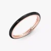 Pandora ME Ring mit schwarzem Emaille, 14 Karat Roségold-Beschichtung Pandora ME Ring mit schwarzem Emaille, 14 Karat Roségold-Beschichtung