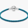 Pandora Moments Armband aus geflochtenem türkisfarbenem Leder mit Muschelverschluss – Sterlingsilber Pandora Moments Armband aus geflochtenem türkisfarbenem Leder mit Muschelverschluss – Sterlingsilber