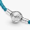Pandora Moments Armband aus geflochtenem türkisfarbenem Leder mit Muschelverschluss – Sterlingsilber Pandora Moments Armband aus geflochtenem türkisfarbenem Leder mit Muschelverschluss – Sterlingsilber