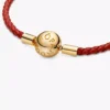 Pandora Moments Armband aus rotem geflochtenem Leder, 14-karätig vergoldet Pandora Moments Armband aus rotem geflochtenem Leder, 14-karätig vergoldet