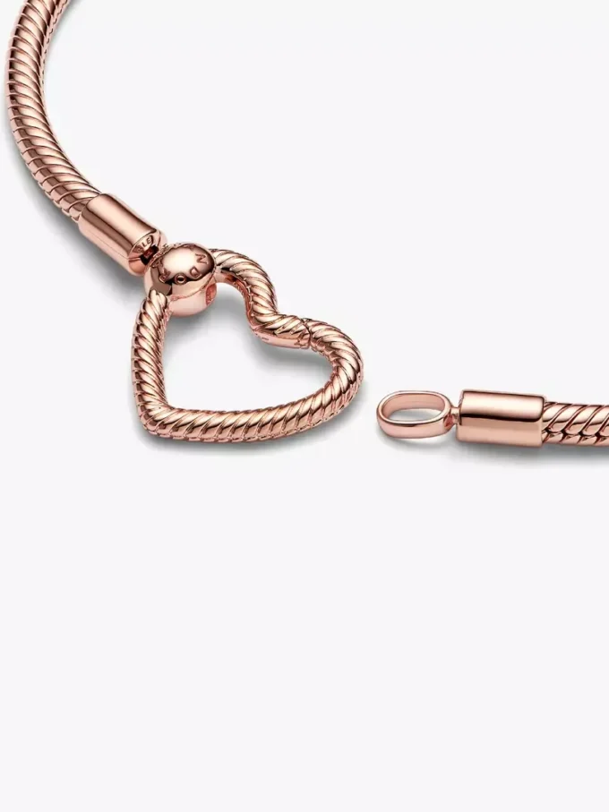 Pandora Moments Armband mit Herzverschluss und Snake Chain, 14 Karat Roségold-Beschichtung Pandora Moments Armband mit Herzverschluss und Snake Chain, 14 Karat Roségold-Beschichtung