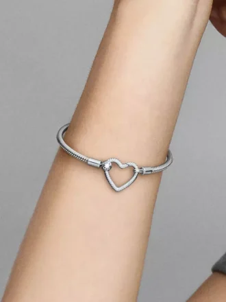 Pandora Moments Armband mit Herzverschluss und Snake Chain aus Sterlingsilber Pandora Moments Armband mit Herzverschluss und Snake Chain aus Sterlingsilber