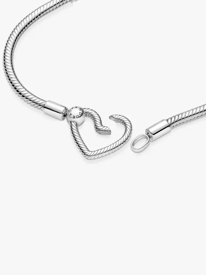 Pandora Moments Armband mit Herzverschluss und Snake Chain aus Sterlingsilber Pandora Moments Armband mit Herzverschluss und Snake Chain aus Sterlingsilber