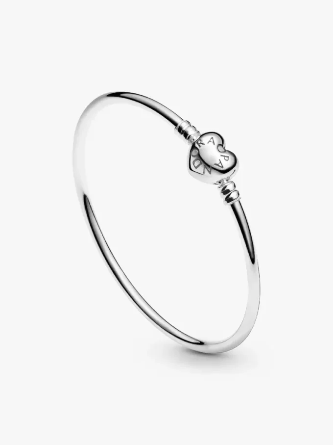Pandora Moments Bangle mit Herzverschluss aus Sterlingsilber