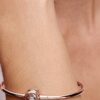 Pandora Moments Bangle mit umlaufendem Verschluss – 14 Karat Roségold-Beschichtung Pandora Moments Bangle mit umlaufendem Verschluss – 14 Karat Roségold-Beschichtung