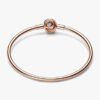 Pandora Moments Bangle mit umlaufendem Verschluss – 14 Karat Roségold-Beschichtung Pandora Moments Bangle mit umlaufendem Verschluss – 14 Karat Roségold-Beschichtung