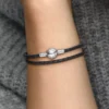 Pandora Moments doppeltes schwarzes Lederarmband aus Sterlingsilber Pandora Moments doppeltes schwarzes Lederarmband aus Sterlingsilber