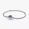 Pandora Moments funkelndes blaues Snake Chain-Armband mit Scheibenverschluss aus Sterlingsilber Pandora Moments funkelndes blaues Snake Chain-Armband mit Scheibenverschluss aus Sterlingsilber