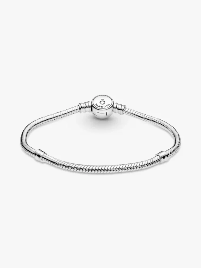 Pandora Moments funkelndes blaues Snake Chain-Armband mit Scheibenverschluss aus Sterlingsilber Pandora Moments funkelndes blaues Snake Chain-Armband mit Scheibenverschluss aus Sterlingsilber