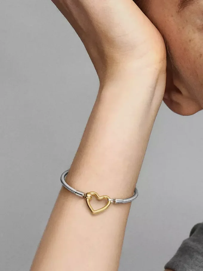 Pandora Moments Herzverschluss-Snake Chain-Armband aus Sterlingsilber, 14 Karat vergoldet Pandora Moments Herzverschluss-Snake Chain-Armband aus Sterlingsilber, 14 Karat vergoldet