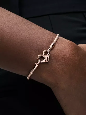 Pandora Moments Kettenarmband mit Nieten, 14 Karat Roségold-Beschichtung Pandora Moments Kettenarmband mit Nieten, 14 Karat Roségold-Beschichtung