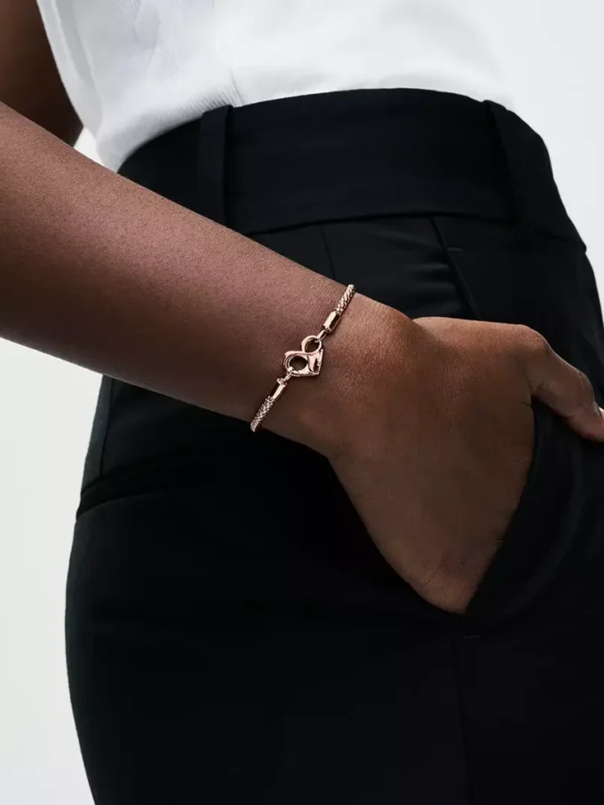 Pandora Moments Kettenarmband mit Nieten, 14 Karat Roségold-Beschichtung Pandora Moments Kettenarmband mit Nieten, 14 Karat Roségold-Beschichtung