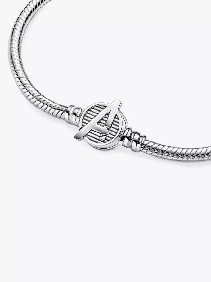 Pandora Moments Marvel The Avengers Logo Verschluss Snake Chain Armband aus Sterlingsilber Pandora Moments Marvel The Avengers Logo Verschluss Snake Chain Armband aus Sterlingsilber