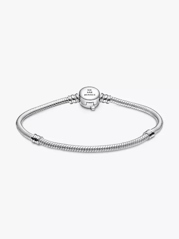 Pandora Moments Marvel The Avengers Logo Verschluss Snake Chain Armband aus Sterlingsilber Pandora Moments Marvel The Avengers Logo Verschluss Snake Chain Armband aus Sterlingsilber