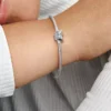 Pandora Moments Schmetterlingsverschluss-Snake Chain-Armband aus Sterlingsilber Pandora Moments Schmetterlingsverschluss-Snake Chain-Armband aus Sterlingsilber