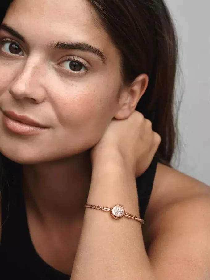 Pandora Moments Sparkling Crown O Snake Chain-Armband, 14 Karat Roségold-Beschichtung