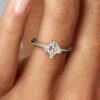 Pandora Infinite 14-karätiger Goldring mit synthetischem Diamanten – 1,75 ct Gesamtgewicht, 14-karätiges Gold Pandora Infinite 14-karätiger Goldring mit synthetischem Diamanten – 1,75 ct Gesamtgewicht, 14-karätiges Gold