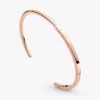 Pandora Signature I-D offener Bangle, 14 Karat Roségold-Beschichtung Pandora Signature I-D offener Bangle, 14 Karat Roségold-Beschichtung