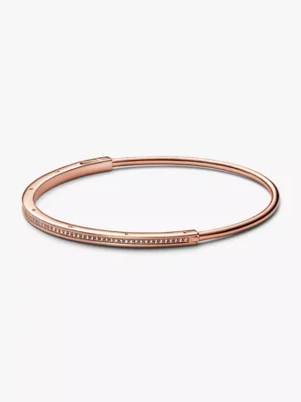 Pandora Signature I-D Pavé-Bangle, 14 Karat Roségold-Beschichtung