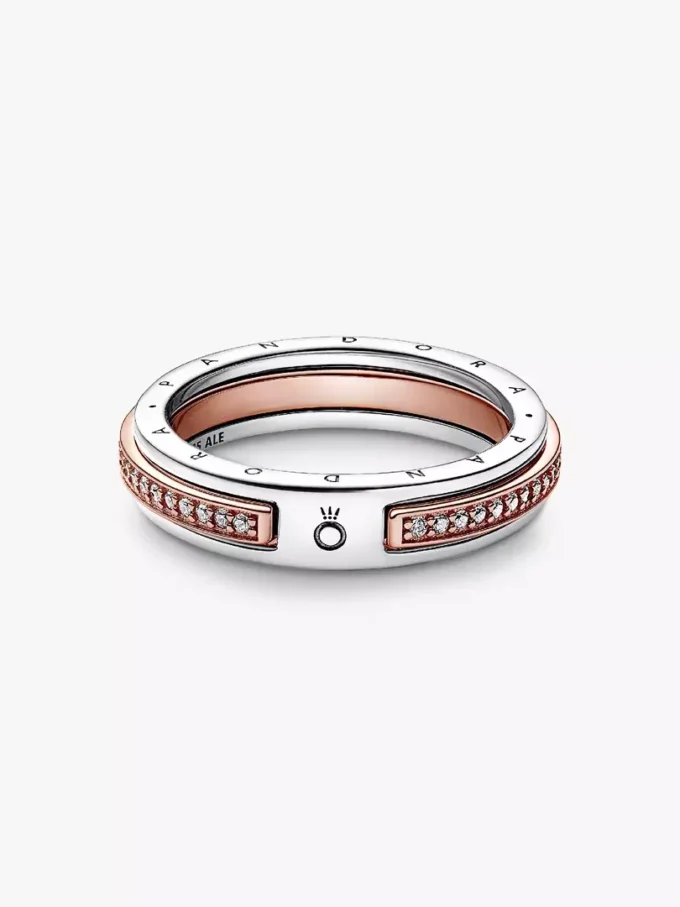 Pandora Signature Two-Tone Logo & Pavé-Ring aus Sterlingsilber, 14 Karat Roségold-Beschichtung Pandora Signature Two-Tone Logo & Pavé-Ring aus Sterlingsilber, 14 Karat Roségold-Beschichtung