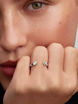 Pandora Talisman offener Ring aus Sterlingsilber mit Lab-Grown Diamonds, „Evil Eye“ und Hamsa-Hand, 0,13 ct TW, Sterlingsilber Pandora Talisman offener Ring aus Sterlingsilber mit Lab-Grown Diamonds, „Evil Eye“ und Hamsa-Hand, 0,13 ct TW, Sterlingsilber
