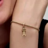 Paris Eiffelturm, im Labor gezüchteter Diamant, gravierbarer Doppel-Dangle Charm, 0,009 ct TW, 14-karätige Vergoldung Paris Eiffelturm, im Labor gezüchteter Diamant, gravierbarer Doppel-Dangle Charm, 0,009 ct TW, 14-karätige Vergoldung